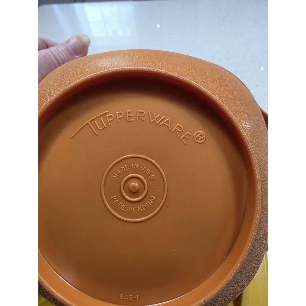 4 Vintage Tupperware Servalier bowls and matching starburst lids Harvest Colors